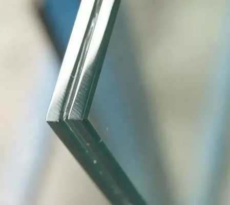 Feuilles de verre feuilleté triple trempées à faible teneur en fer pour le mur de construction 6.38mm 10.38mm