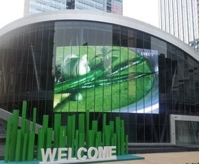 Film transparent de la couleur auto-adhésive flexible LED de HD Super pour la façade de construction