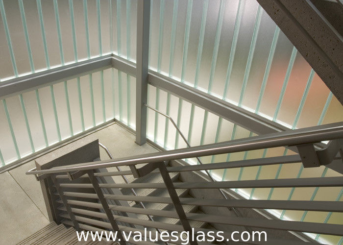 Verre en U gâché bas par fer 262 (W) X60 (H) X7 (T) matériau de construction de dimension de millimètre