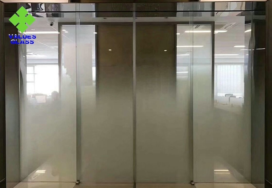 Épaisseur claire en verre de effacement adaptée aux besoins du client de la couleur stratifiée par trous 6mm 8mm 10mm 12mm